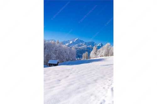 Winterlandschaft am Höfle mit Blick zum Zugspitzmassiv im Wetterstein - Winter im Werdenfels - Seitenverhältnis 2:3 - Alpspitze Zugspitze und Waxenstein - weitere Infos unter https://www.kriner-weiermann.de