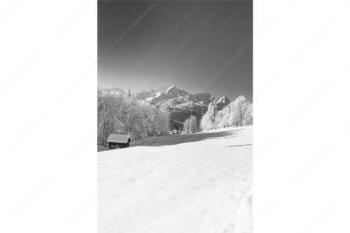Winterlandschaft am Höfle mit Blick zum Zugspitzmassiv im Wetterstein - Winter im Werdenfels - Seitenverhältnis 2:3 - Alpspitze Zugspitze und Waxenstein - weitere Infos unter https://www.kriner-weiermann.de