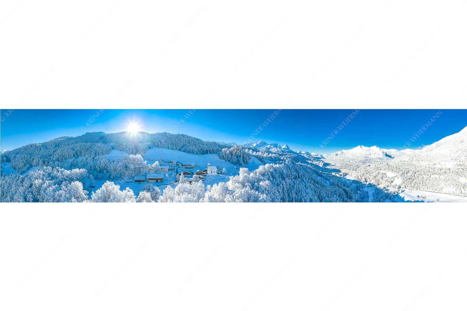 Winterliches Wamberg – Seitenverhältnis 5:1 — Wetterstein und Zugspitzmassiv Blick über die Ortschaft Wamberg zum Zugspitzmassiv im Wetterstein