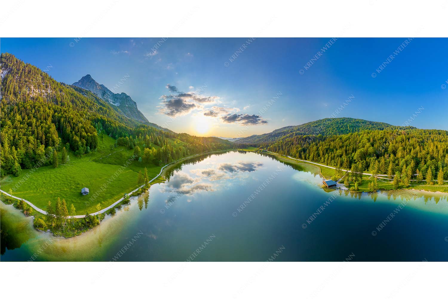 Wohltuend – Seitenverhältnis 2:1 — Ferchensee mit Wetterstein Blick über den Ferchensee zum Sonnenuntergang am Wettersteingebirge