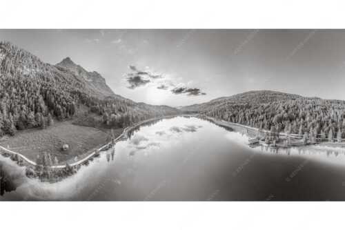 Blick über den Ferchensee zum Sonnenuntergang am Wettersteingebirge - Wohltuend - Seitenverhältnis 2:1 - Ferchensee mit Wetterstein - weitere Infos unter https://www.kriner-weiermann.de