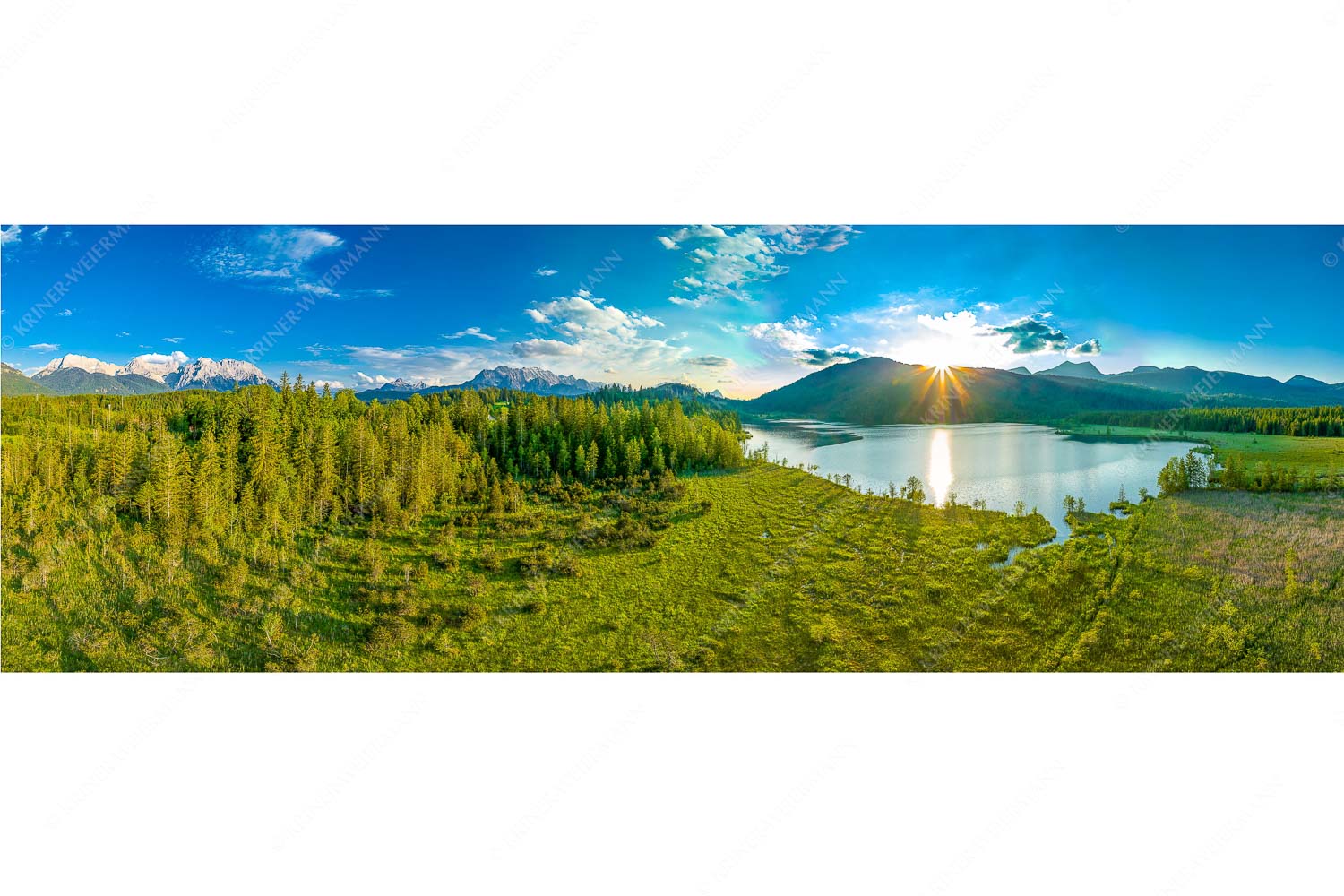Wunderbare Landschaften – Seitenverhältnis 3:1 — Barmsee Blick über den Barmsee zum Sonnenuntergang am Estergebirge