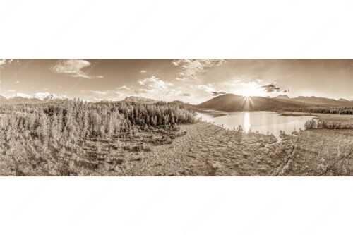Blick über den Barmsee zum Sonnenuntergang am Estergebirge - Wunderbare Landschaften - Seitenverhältnis 3:1 - Barmsee - weitere Infos unter https://www.kriner-weiermann.de
