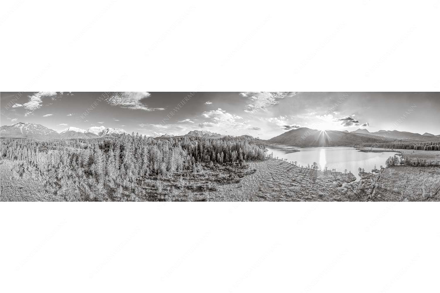 Wunderbare Landschaften – Seitenverhältnis 4:1 — Barmsee Blick über den Barmsee zum Sonnenuntergang am Estergebirge