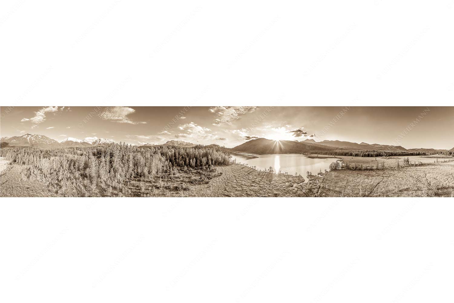 Wunderbare Landschaften – Seitenverhältnis 5:1 — Barmsee Blick über den Barmsee zum Sonnenuntergang am Estergebirge