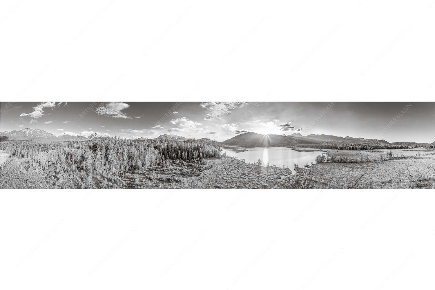 Wunderbare Landschaften – Seitenverhältnis 5:1 — Barmsee Blick über den Barmsee zum Sonnenuntergang am Estergebirge