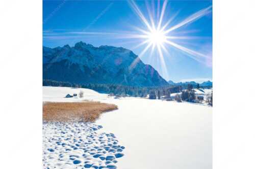 Blick über den Schmalensee zum Karwendelgebirge - Zuckerguss - Seitenverhältnis 1:1 - Winter und Schnee am Schmalensee mit Karwendel - weitere Infos unter https://www.kriner-weiermann.de