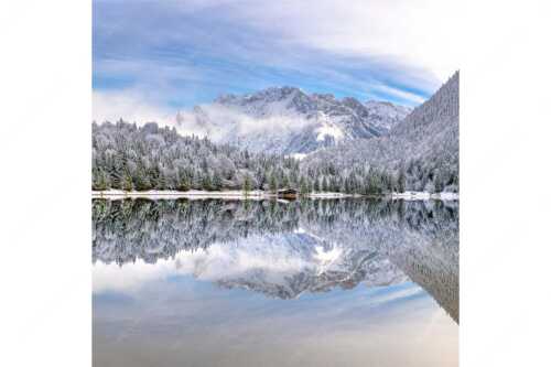 Das Karwendelgebirge spiegelt sich im Ferchensee - Zuckerspiegel - Seitenverhältnis 1:1 - Ferchensee und Karwendel - weitere Infos unter https://www.kriner-weiermann.de