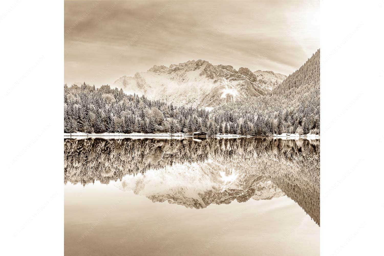 Zuckerspiegel – Seitenverhältnis 1:1 — Ferchensee und Karwendel Das Karwendelgebirge spiegelt sich im Ferchensee