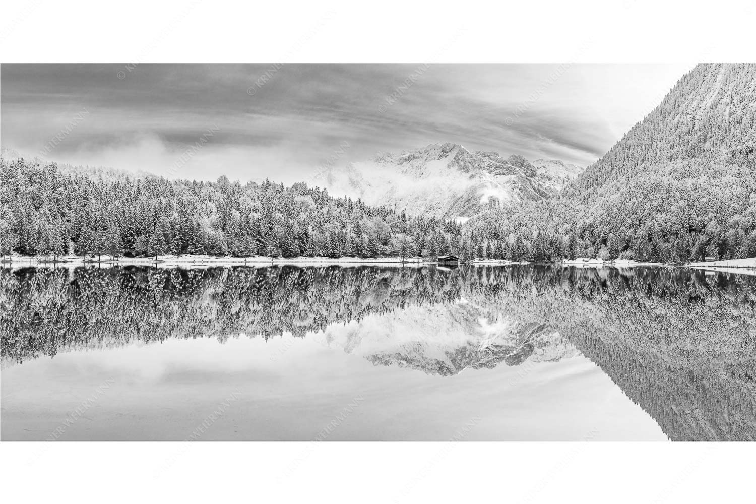 Zuckerspiegel – Seitenverhältnis 2:1 — Ferchensee und Karwendel Das Karwendelgebirge spiegelt sich im Ferchensee