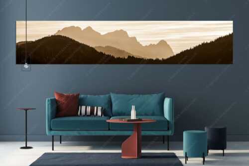 Blick zum Zugspitzmassiv im Wettersteingebirge im herbstlichen Abendlicht - Zugspitzmassiv Silhouetten - Größe ca. 350x70cm, Seitenverhältnis 5:1 - Alpspitze Zugspitze Waxenstein - weitere Infos unter https://www.kriner-weiermann.de