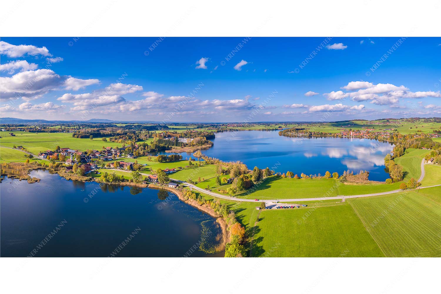 Zwei Voralpenseen – Seitenverhältnis 2:1 — Froschhausersee und Riegsee Blick über den Froschhauser- und Riegsee mit den gleichnamigen Orten