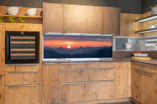 Herrlicher Sonnenaufgang über den  Bayerischen Voralpen - Feuerball - Küchenrückwand - Größe ca. 180x60cm, Seitenverhältnis 3:1 - Sonnenaufgang mit Ross- und Buchstein - weitere Infos unter https://www.kriner-weiermann.de