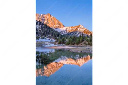 Fönige Morgenstimmung an der Fereineralm zwischen Soiern- und Karwendelgebirge - Klare Kante - Seitenverhältnis 2:3 - Fereineralm im Karwendel - weitere Infos unter https://www.kriner-weiermann.de