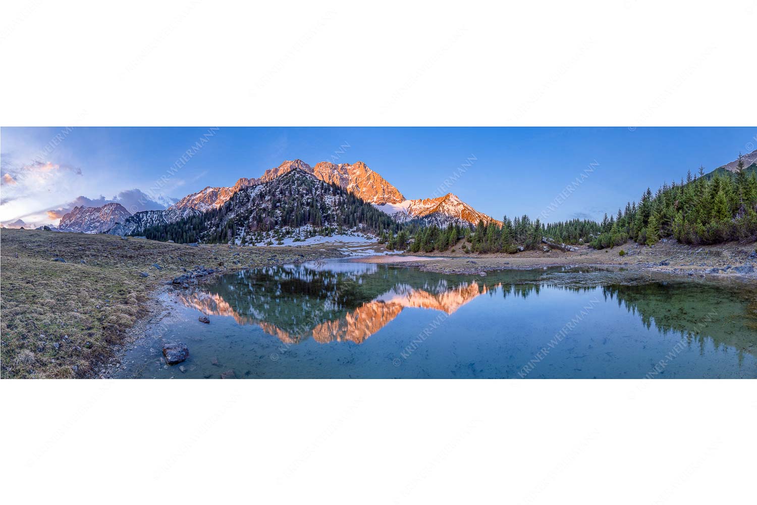 Klare Kante – Seitenverhältnis 3:1 — Fereineralm im Karwendel Fönige Morgenstimmung an der Fereineralm zwischen Soiern- und Karwendelgebirge