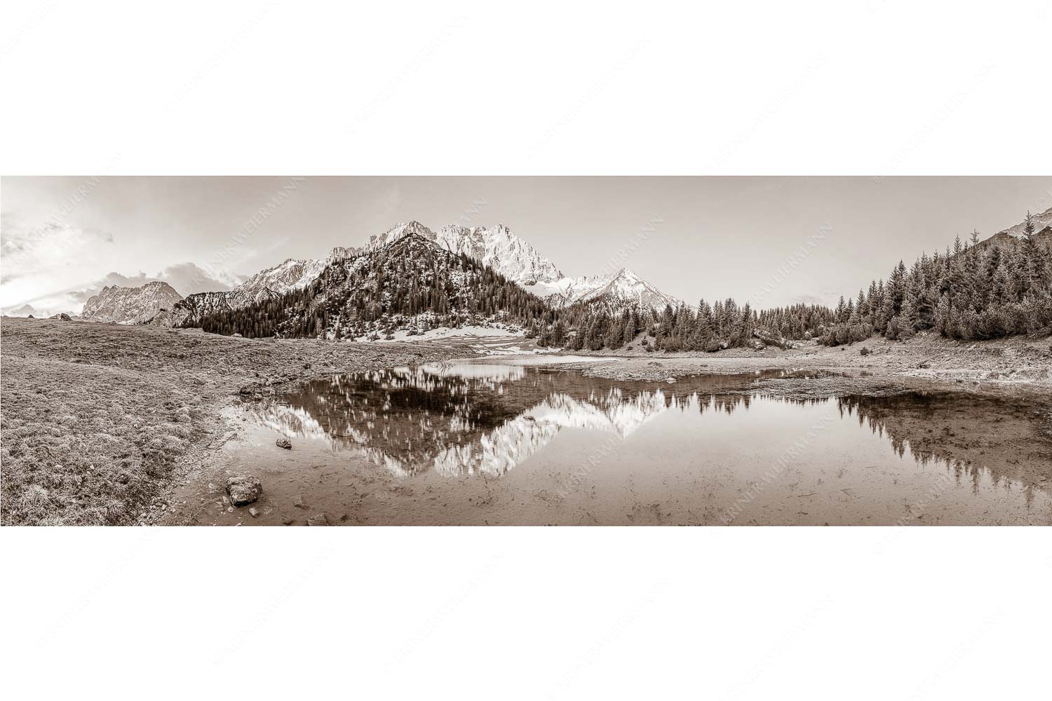 Klare Kante – Seitenverhältnis 3:1 — Fereineralm im Karwendel Fönige Morgenstimmung an der Fereineralm zwischen Soiern- und Karwendelgebirge