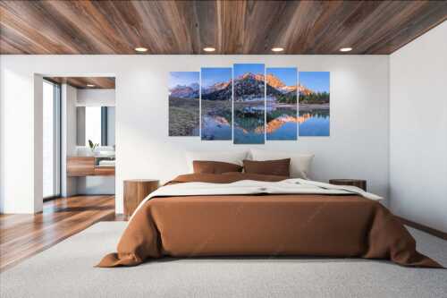 Fönige Morgenstimmung an der Fereineralm zwischen Soiern- und Karwendelgebirge - Klare Kante - Wandbild - 5er Split, Größe ca. 200x100cm, Seitenverhältnis 2:1 - Fereineralm im Karwendel - weitere Infos unter https://www.kriner-weiermann.de