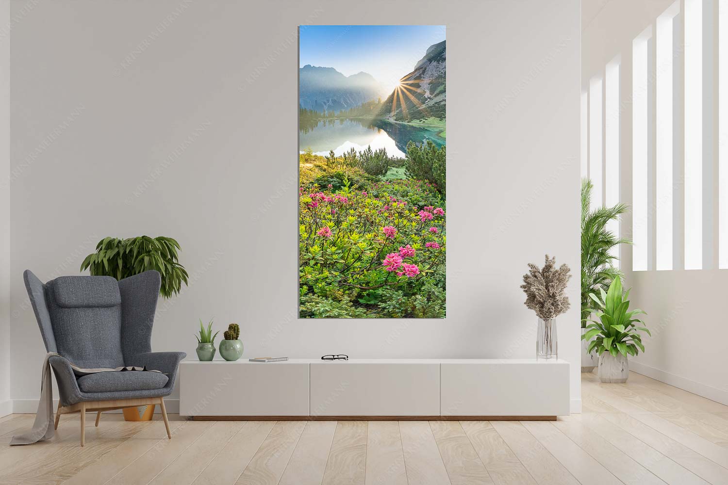 Rosengarten – Wandbild – Größe ca. 90x180cm, Seitenverhältnis 1:2 — Almrosen am Seebensee Almrosenblüte am Seebensee mit Blick zum Sonnenaufgang am Wettersteingebirge - Rosengarten - Wandbild - Größe ca. 90x180cm, Seitenverhältnis 1:2 - Almrosen am Seebensee - weitere Infos unter https://www.kriner-weiermann.de