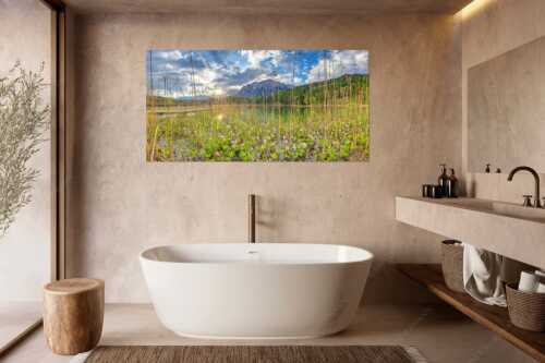 Die zarten Blüten des Fieberklees sind mit die ersten Booten im Frühling - Zartes Wesen - Wandbild - Größe ca. 180x90cm, Seitenverhältnis 2:1 - Lautersee mit Karwendel - weitere Infos unter https://www.kriner-weiermann.de