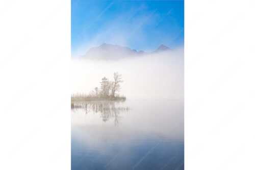 Blick über den Barmsee zum Wörner und Tiefkarspitze im Karwendelgebirge - Zwischen Spiegel und Schleier - Seitenverhältnis 2:3 - Barmsee mit Karwendel - weitere Infos unter https://www.kriner-weiermann.de
