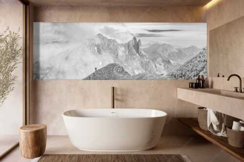 Bergsteigerin auf dem Grat zum Kuhkopf im Karwendelgebirge - Bergauf Bergab - Wandbild - Größe ca. 300x100cm, Seitenverhältnis 3:1 - Karwendel Kuhkopf Grabenkarturm - weitere Infos unter https://www.kriner-weiermann.de