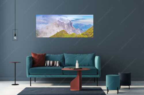 Bergsteigerin auf dem Grat zum Kuhkopf im Karwendelgebirge - Bergauf Bergab - Wandbild - Größe ca. 175x70cm, Seitenverhältnis 2,5:1 - Karwendel Kuhkopf Grabenkarturm - weitere Infos unter https://www.kriner-weiermann.de