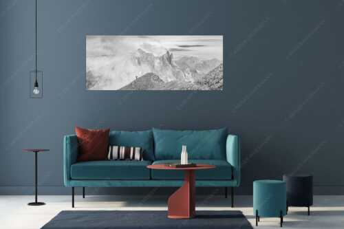 Bergsteigerin auf dem Grat zum Kuhkopf im Karwendelgebirge - Bergauf Bergab - Wandbild - Größe ca. 175x70cm, Seitenverhältnis 2,5:1 - Karwendel Kuhkopf Grabenkarturm - weitere Infos unter https://www.kriner-weiermann.de