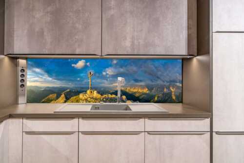 Blick von der Soiernspitze ins Karwendel - Dem Himmel nah - Küchenrückwand - Größe ca. 200x50cm, Seitenverhältnis ca: 4:1 - Soiernspitze Gipfelkreuz - weitere Infos unter https://www.kriner-weiermann.de