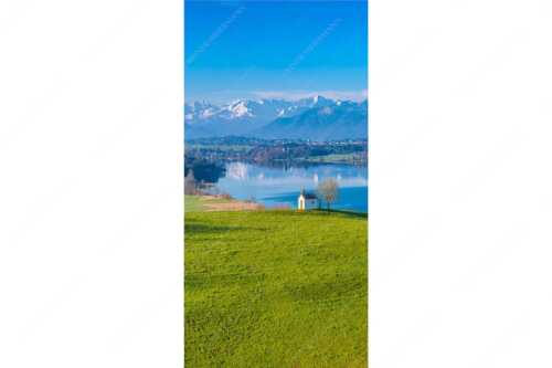 Blick über den Riegsee zum Estergebirge, Wetterstein und Ammergauer Bergen - Frühlingsgöttin Ostara - Seitenverhältnis 1:2 - Mesnerhauskapelle Aidling - weitere Infos unter https://www.kriner-weiermann.de