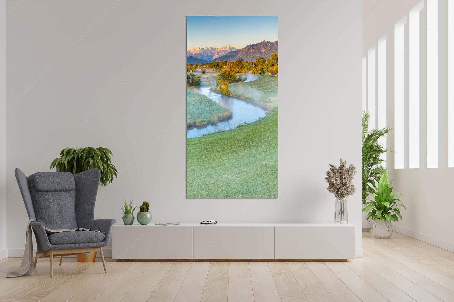 Ramsachschleife II – Wandbild – Größe ca. 90x180cm, Seitenverhältnis 1:2 — Ramsach Murnau Ramsach bei Murnau mit Blick zum Estergebirge, Wetterstein und den Ammergauern Alpen - Ramsachschleife II - Wandbild - Größe ca. 90x180cm, Seitenverhältnis 1:2 - Ramsach Murnau - weitere Infos unter https://www.kriner-weiermann.de