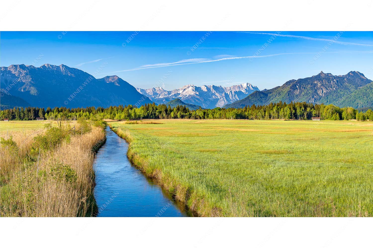 Stille Linie – Seitenverhältnis 2:1 — Murnauer Moos Loisachtal Blick über das Murnauer Moos durchs Loisachtal zum Zugspitzmassiv
