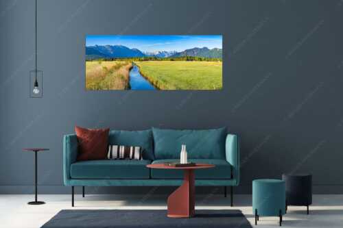 Blick über das Murnauer Moos durchs Loisachtal zum Zugspitzmassiv - Stille Linie - Wandbild - Größe ca. 175x70cm, Seitenverhältnis 2,5:1 - Murnauer Moos Loisachtal - weitere Infos unter https://www.kriner-weiermann.de