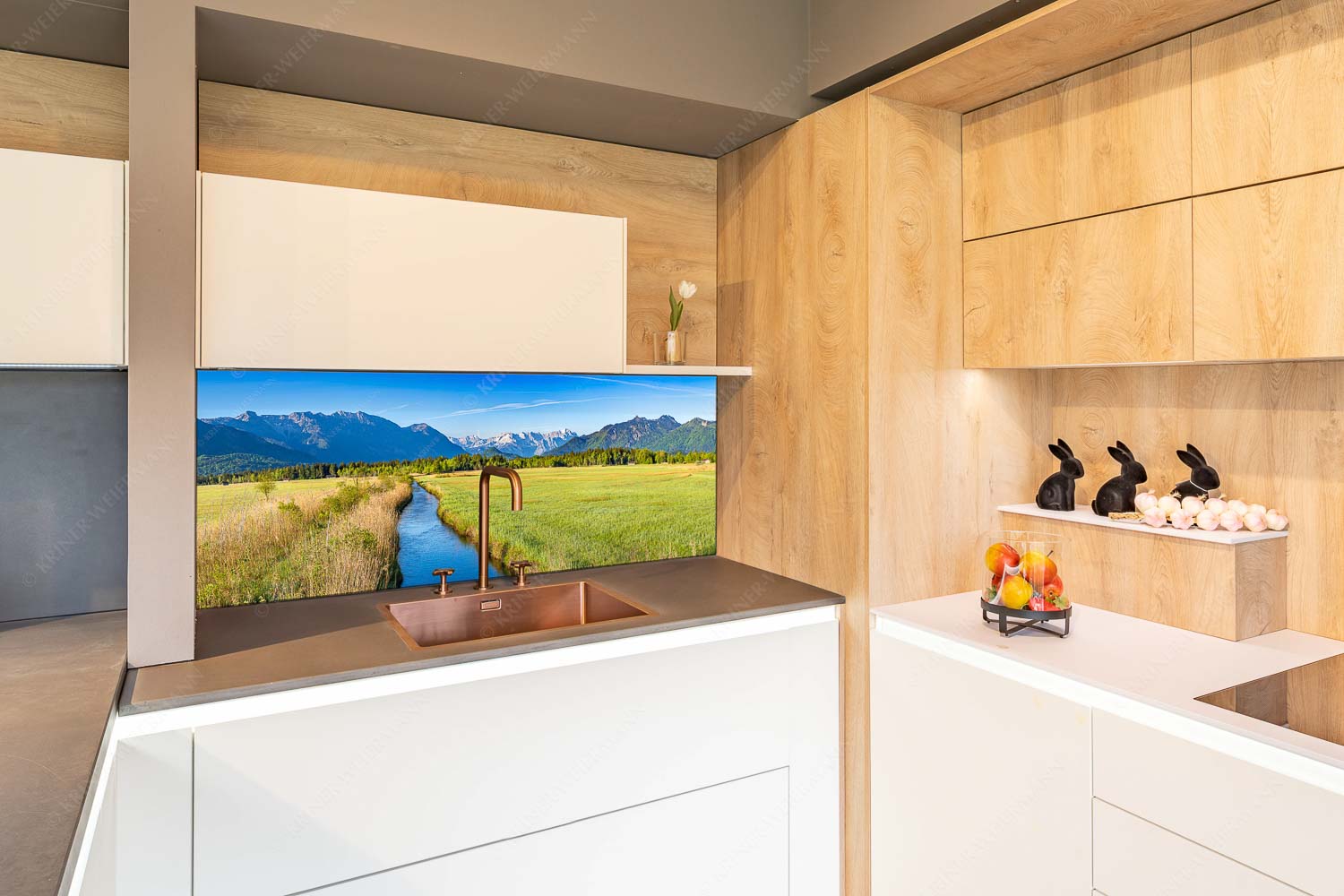 Stille Linie – Küchenrückwand – Größe ca. 150x60cm, Seitenverhältnis 2,5:1 — Murnauer Moos Loisachtal Blick über das Murnauer Moos durchs Loisachtal zum Zugspitzmassiv - Stille Linie - Küchenrückwand - Größe ca. 150x60cm, Seitenverhältnis 2,5:1 - Murnauer Moos Loisachtal - weitere Infos unter https://www.kriner-weiermann.de