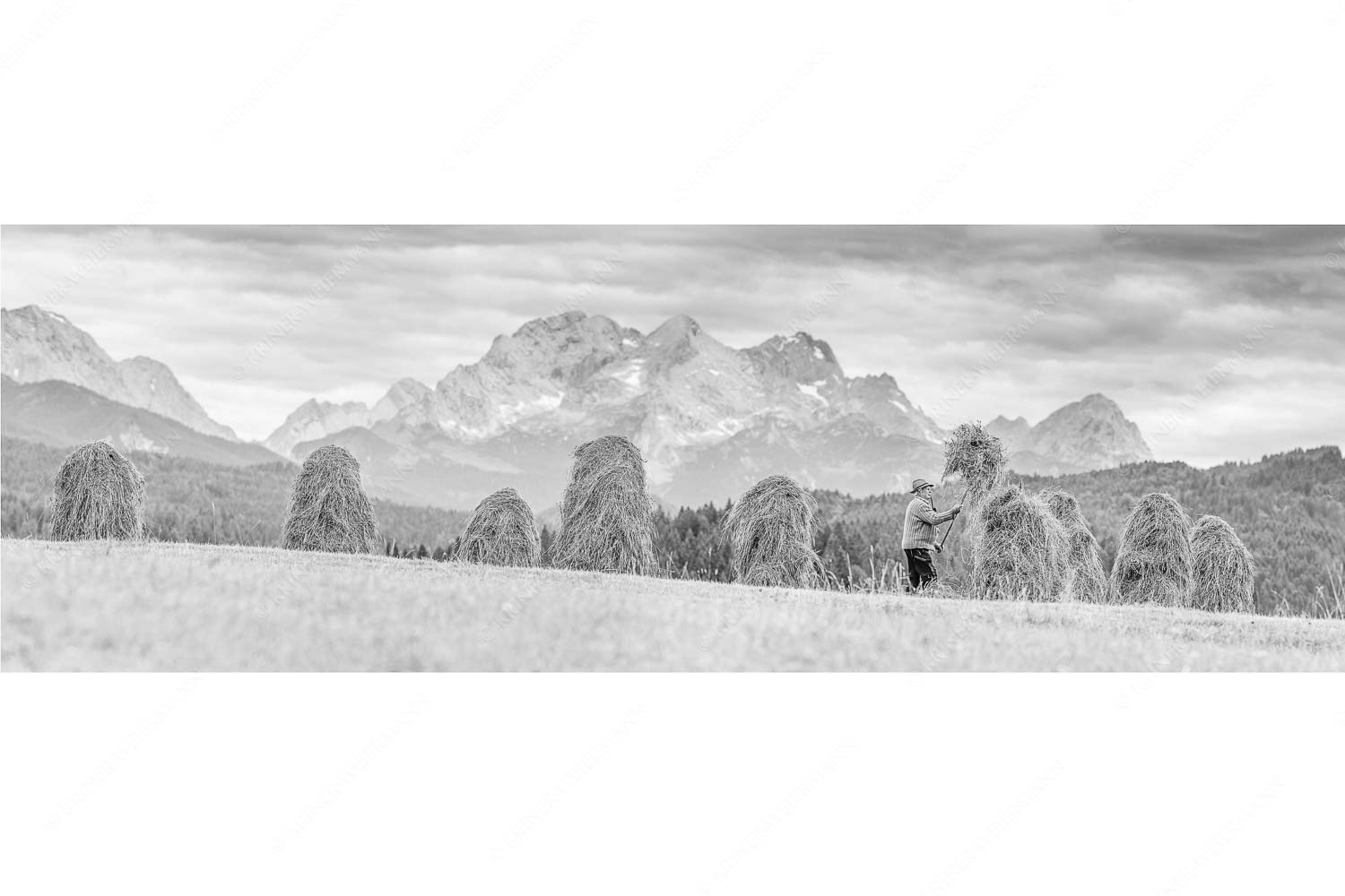 Stanker vor Zugspitzmassiv mit Hochblassen, Alpspitze, Zugspitze und Waxenstein