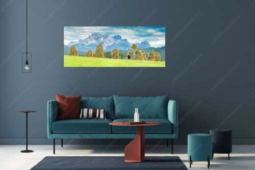 Stanker vor Zugspitzmassiv mit Hochblassen, Alpspitze, Zugspitze und Waxenstein - Wia friahra - Wandbild - Größe ca. 175x70cm, Seitenverhältnis 2,5:1 - Heuarbeit Heustankern - weitere Infos unter https://www.kriner-weiermann.de