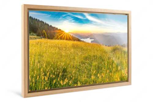 Sonnenaufgang über der Benediktenwand mit Blick auf Walchensee - Goldene Morgenruhe - Foto im Schattenfugen-Rahmen, Seitenverhältnis 3:2 - Walchensee Benediktenwand - weitere Infos unter https://www.kriner-weiermann.de