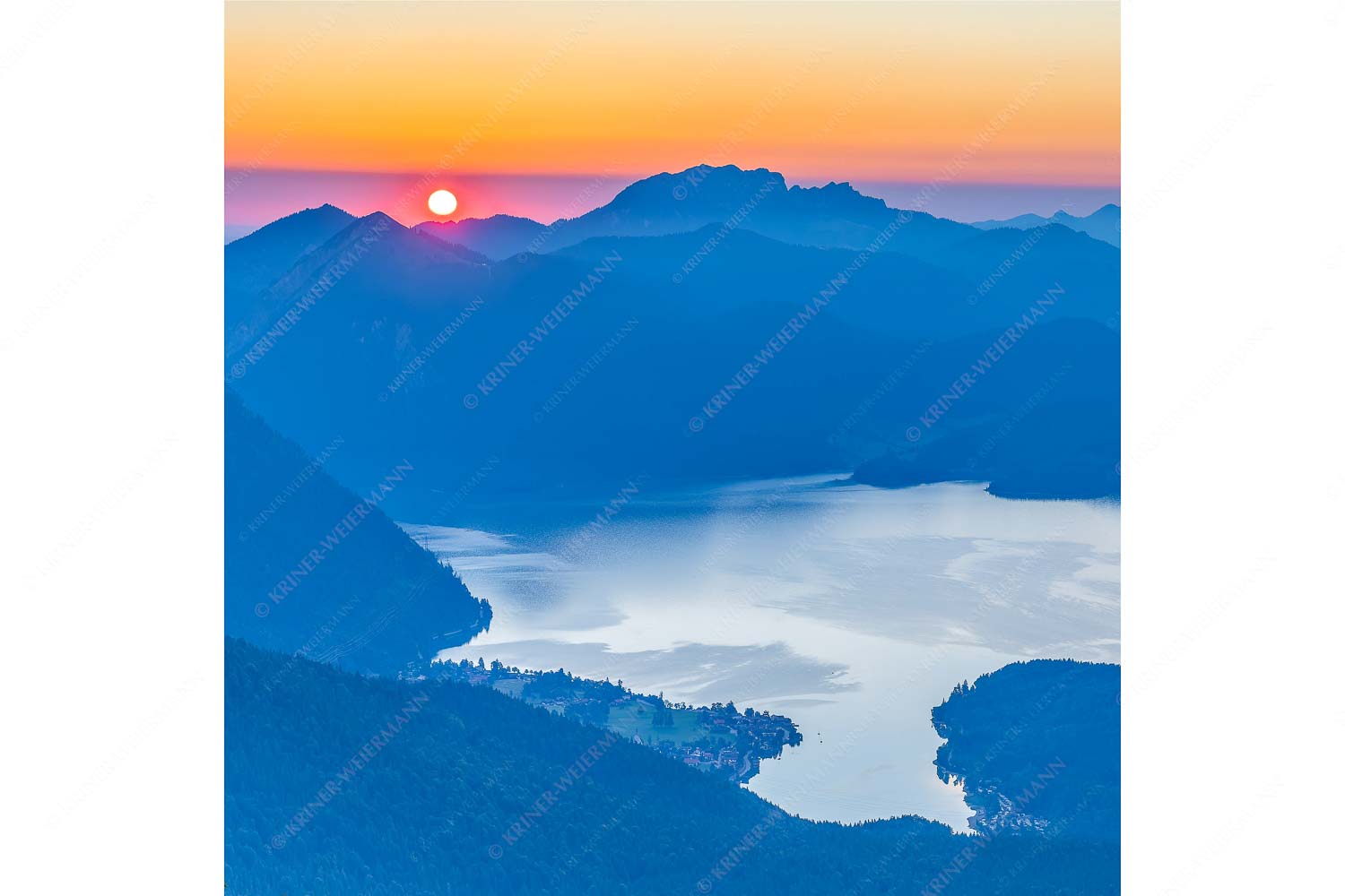 Sonnenaufgang zwischen Jochberg und Benediktenwand