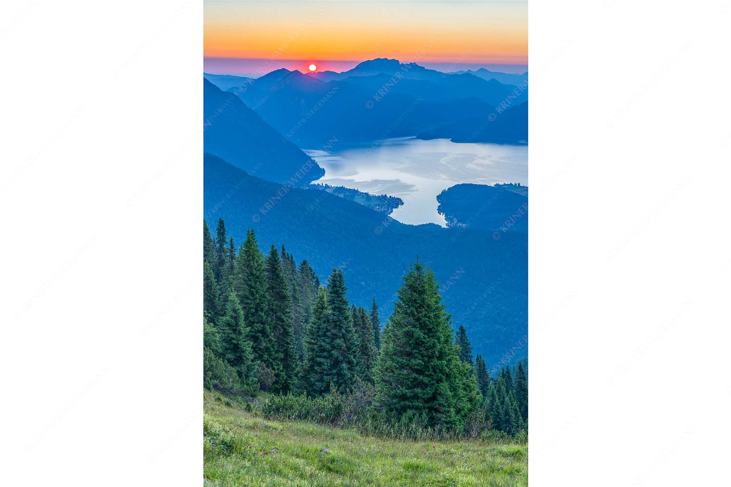 Sonnenaufgang zwischen Jochberg und Benediktenwand