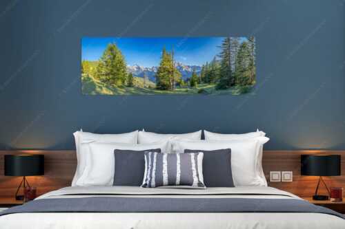Vom südlich gelegenen Bergkamm des Schafreuters hat man eine beeindruckende Sicht auf den Karwendel-Hauptkamm - Vis a vis - Wandbild - Größe ca. 180x60cm, Seitenverhältnis 3:1 - Karwendel Hauptkamm - weitere Infos unter https://www.kriner-weiermann.de