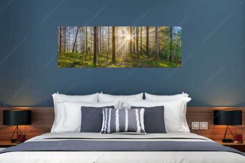 Mystischer Herbstwald im Morgenlicht mit Nebel und Sonnenstrahlen - Waldleuchten - Wandbild - Größe ca. 180x60cm, Seitenverhältnis 3:1 - Streiflicht Herbstwald - weitere Infos unter https://www.kriner-weiermann.de