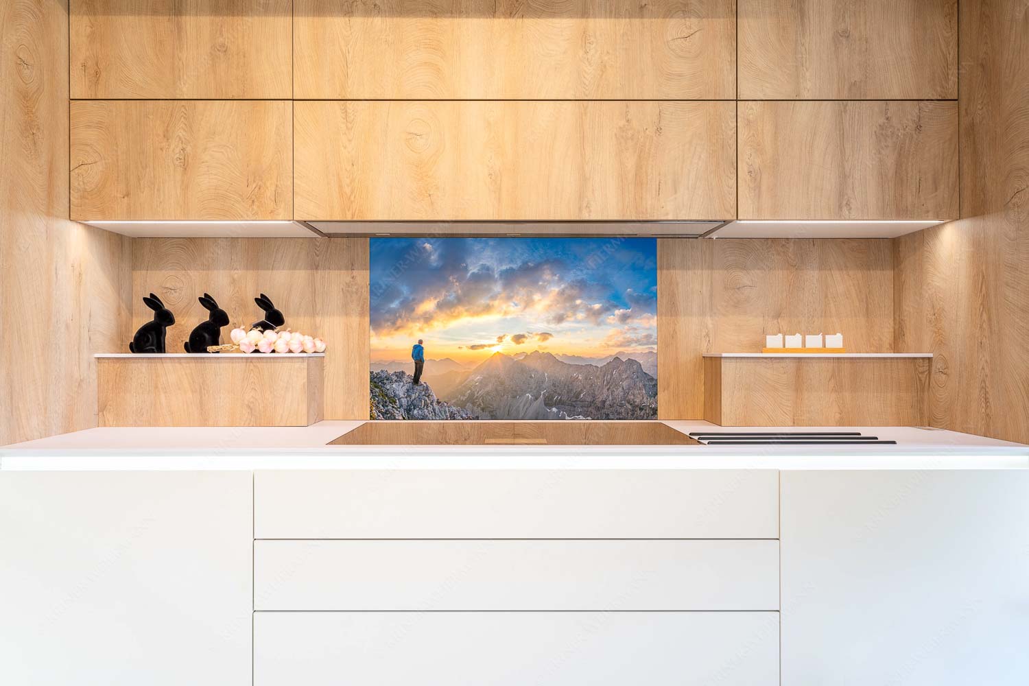 Wieder ein neuer Tag – Küchenspiegel – Größe ca. 90x60cm, Seitenverhältnis 3:2 — Bergsteiger Sonnenaufgang Wörner Bergsteiger genießt Sonnenaufgang über dem Wörner im Karwendel - Wieder ein neuer Tag - Küchenspiegel - Größe ca. 90x60cm, Seitenverhältnis 3:2 - Bergsteiger Sonnenaufgang Wörner - weitere Infos unter https://www.kriner-weiermann.de