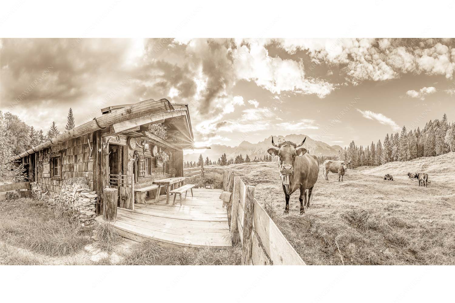 Malerische Almhütte bei Mittenwald mit Karwendel - Almbiente - Seitenverhältnis 2:1 - Mittenwald Alm Buckelwiesen Karwendel - weitere Infos unter https://www.kriner-weiermann.de