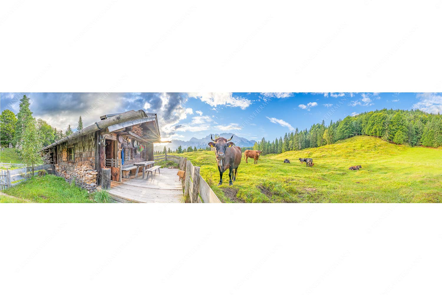 Malerische Almhütte bei Mittenwald mit Karwendel - Almbiente - Seitenverhältnis 4:1 - Mittenwald Alm Buckelwiesen Karwendel - weitere Infos unter https://www.kriner-weiermann.de