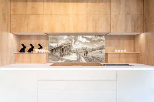 Malerische Almhütte bei Mittenwald mit Karwendel - Almbiente - Küchenrückwand - Größe ca. 120x60cm, Seitenverhältnis 2:1 - Mittenwald Alm Buckelwiesen Karwendel - weitere Infos unter https://www.kriner-weiermann.de