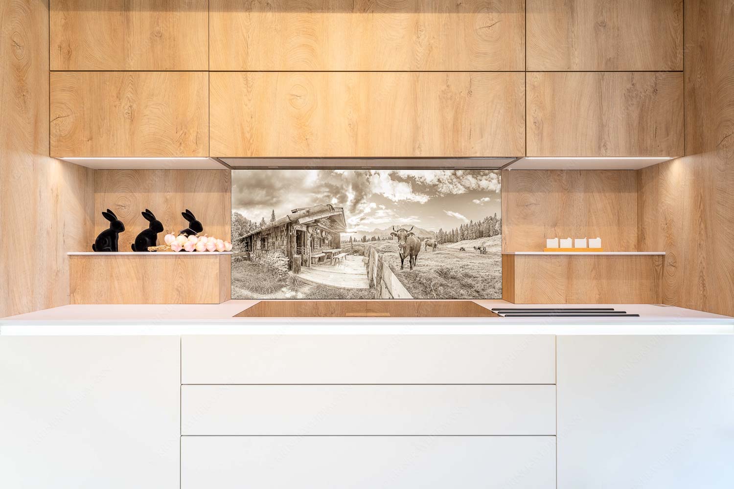 Malerische Almhütte bei Mittenwald mit Karwendel - Almbiente - Küchenrückwand - Größe ca. 120x60cm, Seitenverhältnis 2:1 - Mittenwald Alm Buckelwiesen Karwendel - weitere Infos unter https://www.kriner-weiermann.de