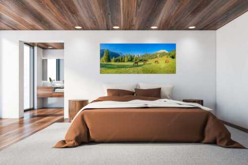 Pferde auf der Brandlealm mit Soiernspitze und Karwendelgebirge - Almharmonie - Wandbild - Größe ca. 200x80cm, Seitenverhältnis 2,5:1 - Pferde Brandlealm Karwendel - weitere Infos unter https://www.kriner-weiermann.de
