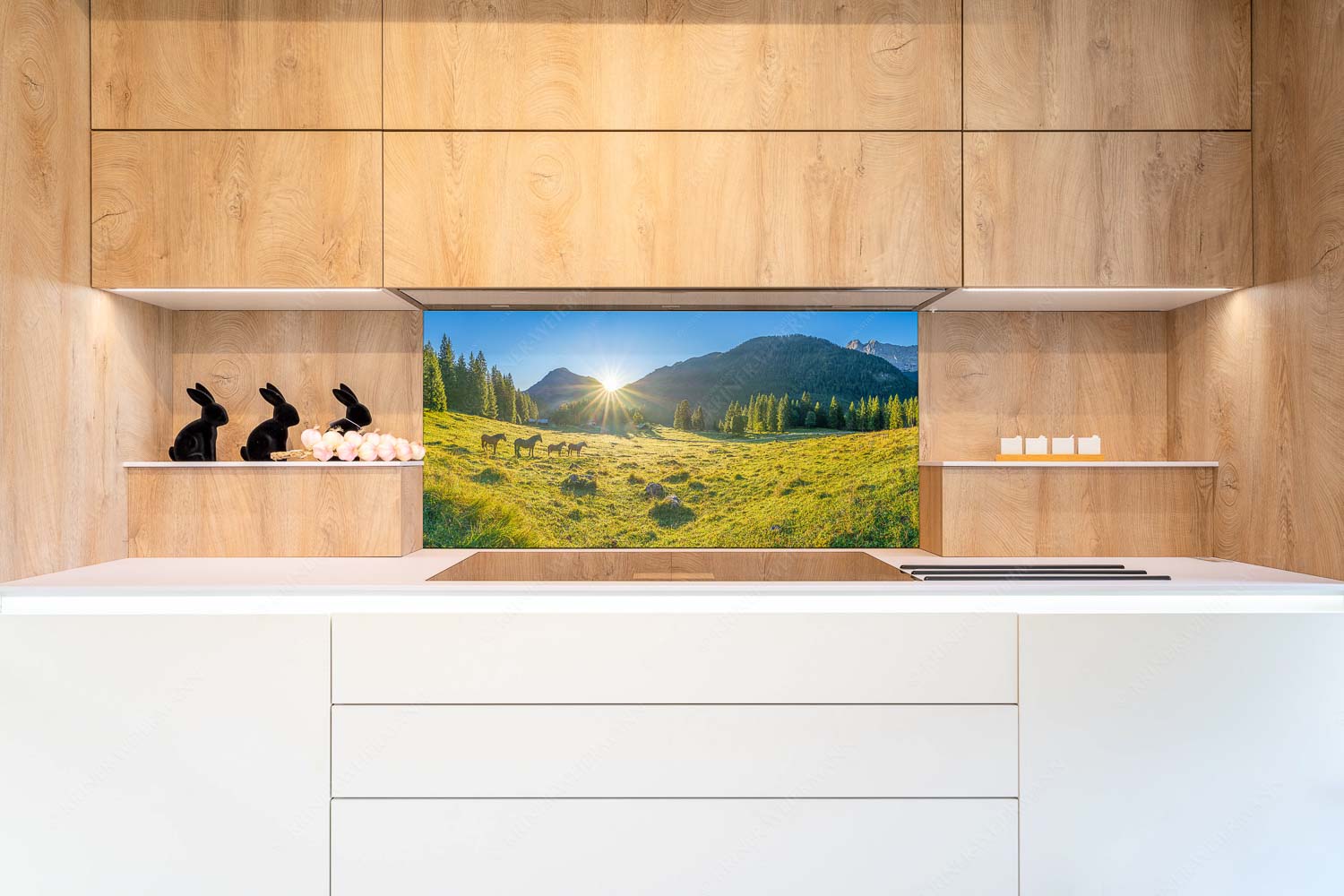 Almpferde – Küchenrückwand – Größe ca. 120x60cm, Seitenverhältnis 2:1 — Brandlealm Sonnenaufgang auf der Brandlealm im Karwendelgebirge - Almpferde - Küchenrückwand - Größe ca. 120x60cm, Seitenverhältnis 2:1 - Brandlealm - weitere Infos unter https://www.kriner-weiermann.de