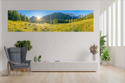 Sonnenaufgang auf der Brandlealm im Karwendelgebirge - Almpferde - Wandbild - 4er Split, Größe ca. 280x70cm, Seitenverhältnis 4:1 - Brandlealm - weitere Infos unter https://www.kriner-weiermann.de