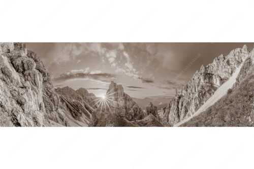 Letzte Sonnenstrahlen im Bereich der Schöttlkarspitze - Leuchttürme - Seitenverhältnis 3:1 - Sonnenuntergang im Soierngebirge - weitere Infos unter https://www.kriner-weiermann.de