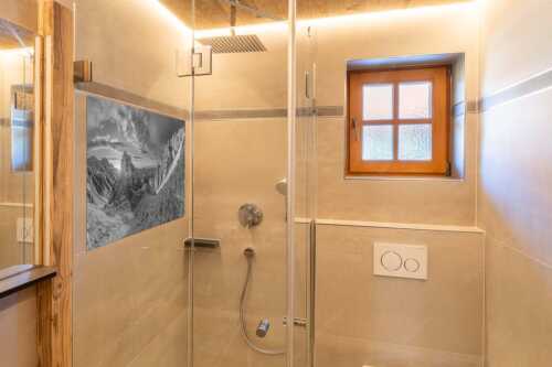 Letzte Sonnenstrahlen im Bereich der Schöttlkarspitze - Leuchttürme - Glasbild - Größe ca. 120x80cm, Seitenverhältnis 3:2 - Sonnenuntergang im Soierngebirge - weitere Infos unter https://www.kriner-weiermann.de